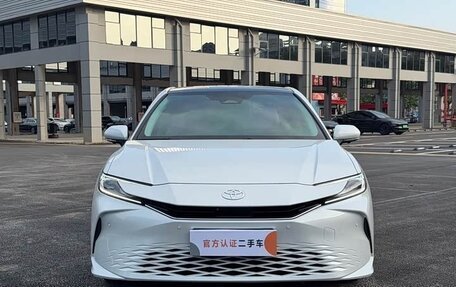 Toyota Camry, 2025 год, 3 963 000 рублей, 2 фотография