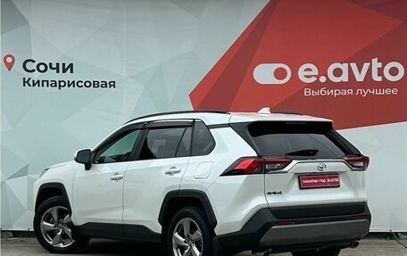 Toyota RAV4, 2020 год, 2 950 000 рублей, 6 фотография