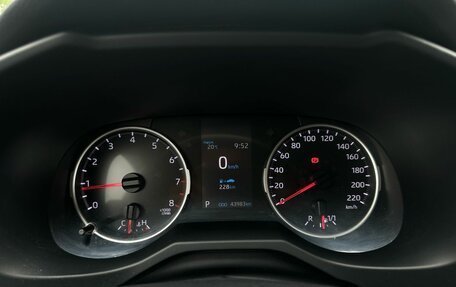 Toyota RAV4, 2020 год, 2 950 000 рублей, 9 фотография