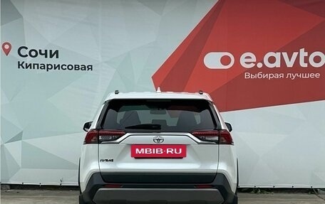Toyota RAV4, 2020 год, 2 950 000 рублей, 5 фотография