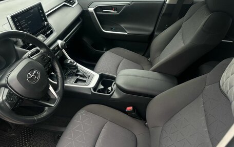 Toyota RAV4, 2020 год, 2 950 000 рублей, 13 фотография