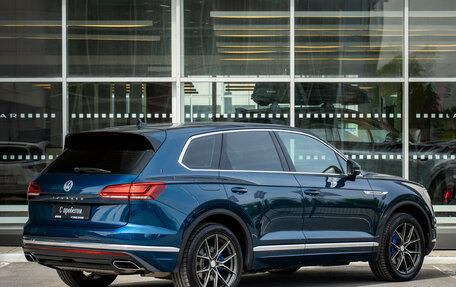 Volkswagen Touareg III, 2018 год, 4 400 000 рублей, 3 фотография