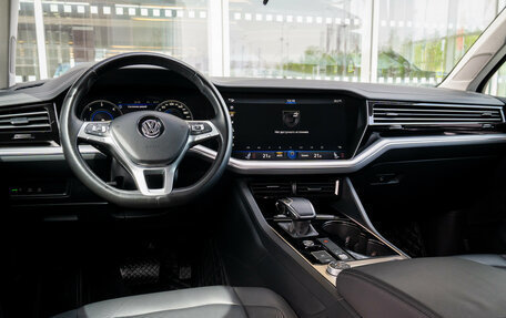 Volkswagen Touareg III, 2018 год, 4 400 000 рублей, 12 фотография