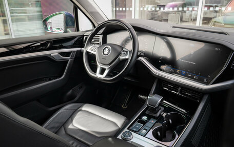 Volkswagen Touareg III, 2018 год, 4 400 000 рублей, 15 фотография