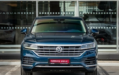 Volkswagen Touareg III, 2018 год, 4 400 000 рублей, 7 фотография