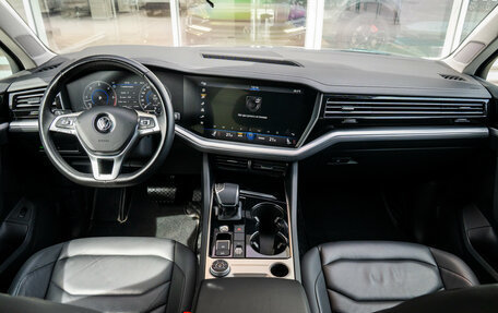 Volkswagen Touareg III, 2018 год, 4 400 000 рублей, 20 фотография