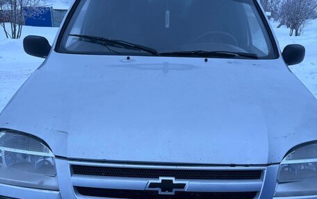 Chevrolet Niva I рестайлинг, 2003 год, 120 000 рублей, 1 фотография