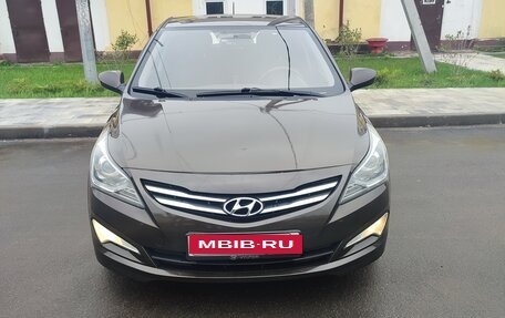 Hyundai Solaris II рестайлинг, 2015 год, 800 000 рублей, 1 фотография