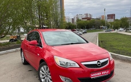 Opel Astra J, 2012 год, 740 000 рублей, 1 фотография
