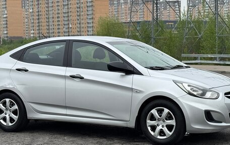Hyundai Solaris II рестайлинг, 2012 год, 700 000 рублей, 4 фотография