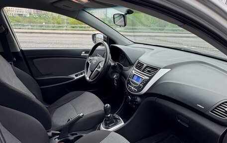 Hyundai Solaris II рестайлинг, 2012 год, 700 000 рублей, 13 фотография