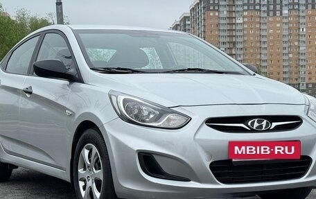 Hyundai Solaris II рестайлинг, 2012 год, 700 000 рублей, 2 фотография