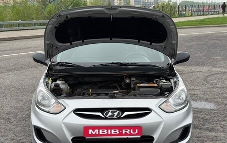 Hyundai Solaris II рестайлинг, 2012 год, 700 000 рублей, 12 фотография