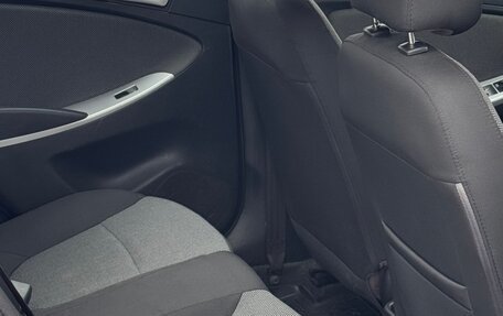 Hyundai Solaris II рестайлинг, 2012 год, 700 000 рублей, 16 фотография