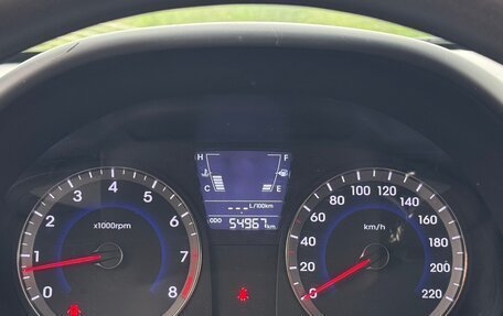 Hyundai Solaris II рестайлинг, 2012 год, 700 000 рублей, 22 фотография