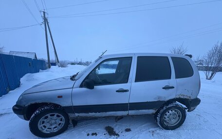 Chevrolet Niva I рестайлинг, 2003 год, 120 000 рублей, 2 фотография