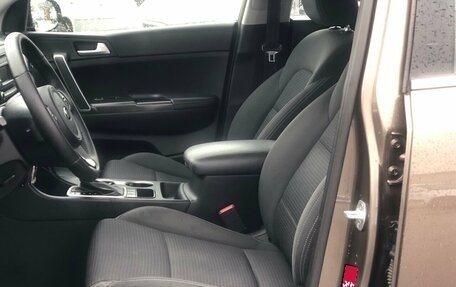 KIA Sportage IV рестайлинг, 2018 год, 2 067 000 рублей, 6 фотография