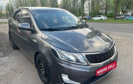 KIA Rio III рестайлинг, 2014 год, 840 000 рублей, 2 фотография