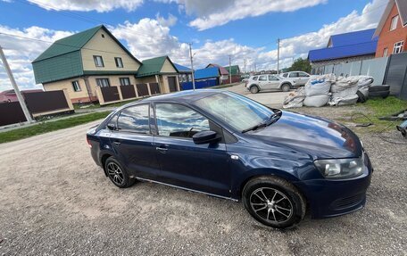 Volkswagen Polo VI (EU Market), 2011 год, 380 000 рублей, 2 фотография