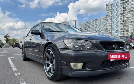 Lexus IS II рестайлинг 2, 1999 год, 1 100 000 рублей, 2 фотография