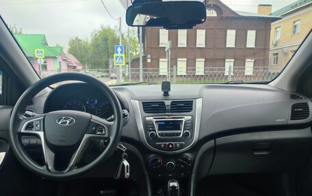 Hyundai Solaris II рестайлинг, 2015 год, 800 000 рублей, 9 фотография