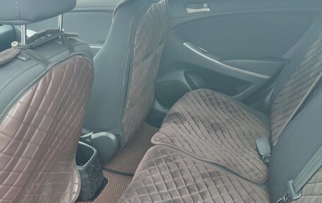Hyundai Solaris II рестайлинг, 2015 год, 800 000 рублей, 12 фотография
