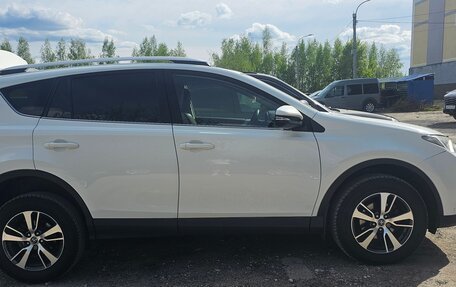 Toyota RAV4, 2015 год, 2 000 000 рублей, 3 фотография