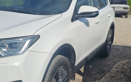 Toyota RAV4, 2015 год, 2 000 000 рублей, 16 фотография