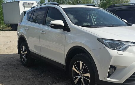 Toyota RAV4, 2015 год, 2 000 000 рублей, 15 фотография