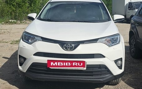 Toyota RAV4, 2015 год, 2 000 000 рублей, 17 фотография
