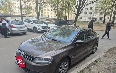Volkswagen Jetta VI, 2013 год, 890 000 рублей, 2 фотография