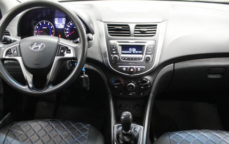 Hyundai Solaris II рестайлинг, 2015 год, 880 000 рублей, 20 фотография