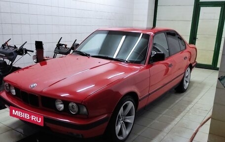 BMW 5 серия, 1988 год, 500 000 рублей, 1 фотография
