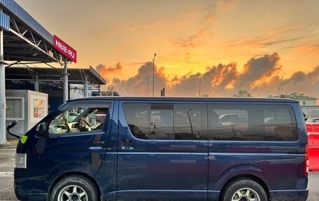 Toyota HiAce H200, 2007 год, 1 900 000 рублей, 1 фотография