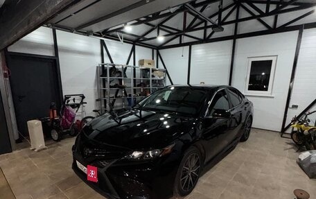 Toyota Camry, 2021 год, 2 150 000 рублей, 1 фотография