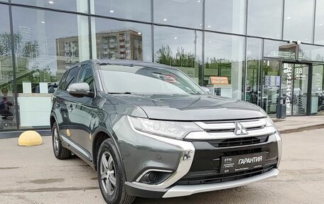 Mitsubishi Outlander III рестайлинг 3, 2017 год, 1 976 000 рублей, 3 фотография