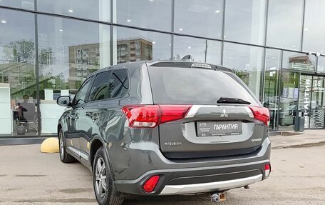 Mitsubishi Outlander III рестайлинг 3, 2017 год, 1 976 000 рублей, 8 фотография
