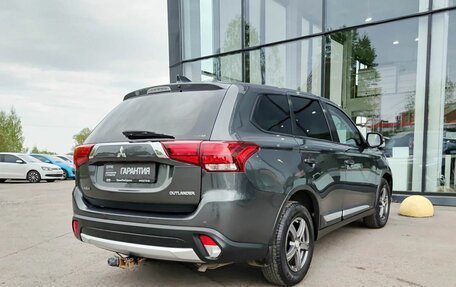 Mitsubishi Outlander III рестайлинг 3, 2017 год, 1 976 000 рублей, 6 фотография