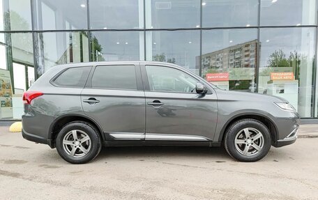 Mitsubishi Outlander III рестайлинг 3, 2017 год, 1 976 000 рублей, 5 фотография