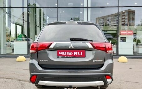 Mitsubishi Outlander III рестайлинг 3, 2017 год, 1 976 000 рублей, 7 фотография