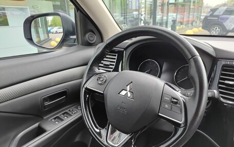 Mitsubishi Outlander III рестайлинг 3, 2017 год, 1 976 000 рублей, 23 фотография