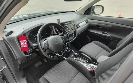 Mitsubishi Outlander III рестайлинг 3, 2017 год, 1 976 000 рублей, 20 фотография