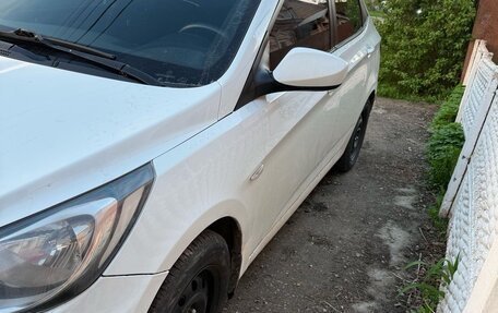 Hyundai Solaris II рестайлинг, 2012 год, 500 000 рублей, 3 фотография