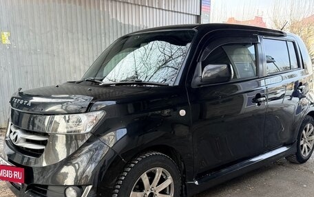 Toyota bB II рестайлинг, 2006 год, 650 000 рублей, 2 фотография