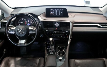 Lexus RX IV рестайлинг, 2017 год, 4 500 000 рублей, 14 фотография
