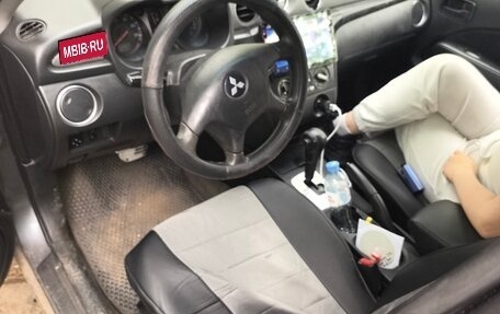 Mitsubishi Outlander III рестайлинг 3, 2005 год, 350 000 рублей, 8 фотография