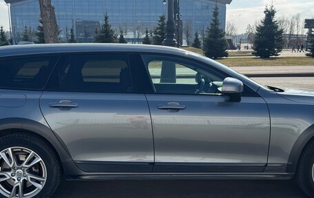 Volvo V90 Cross Country I рестайлинг, 2017 год, 2 888 000 рублей, 8 фотография