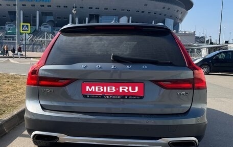 Volvo V90 Cross Country I рестайлинг, 2017 год, 2 888 000 рублей, 4 фотография