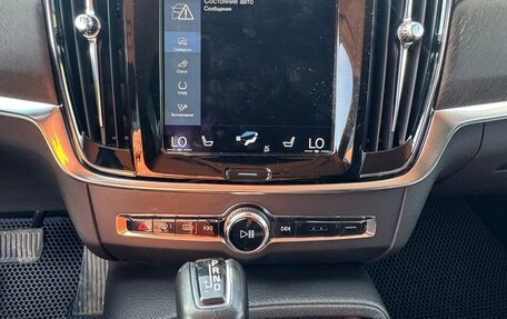 Volvo V90 Cross Country I рестайлинг, 2017 год, 2 888 000 рублей, 20 фотография