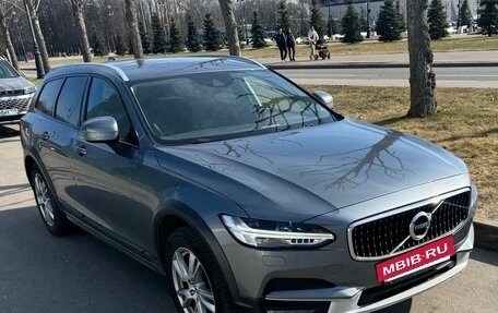 Volvo V90 Cross Country I рестайлинг, 2017 год, 2 888 000 рублей, 16 фотография
